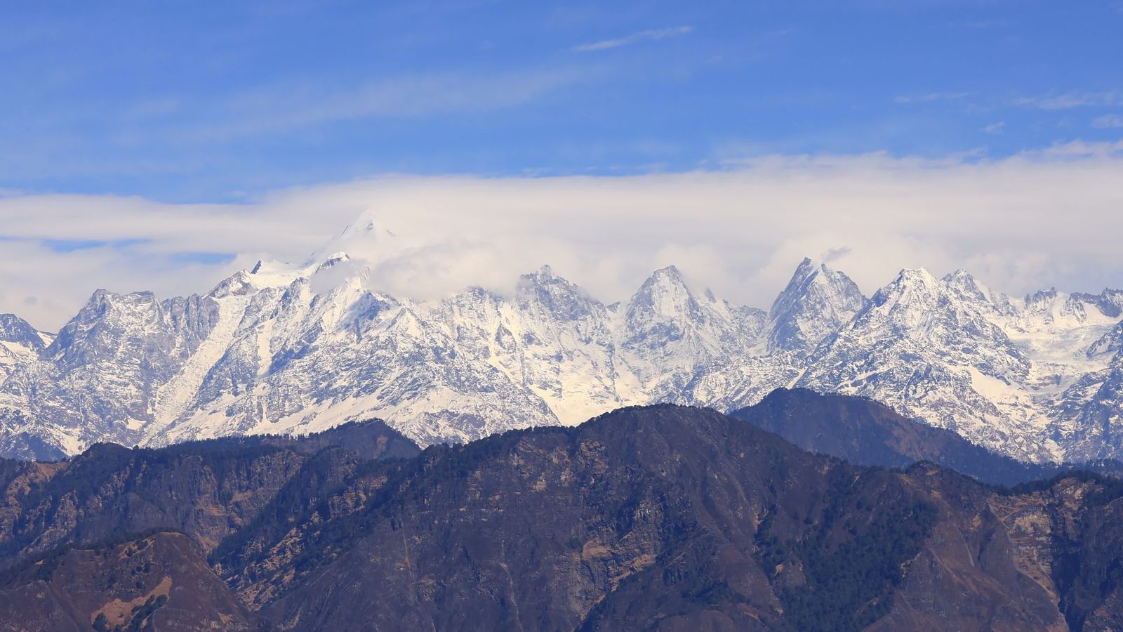 बर्फ़ से ढका हिमालय